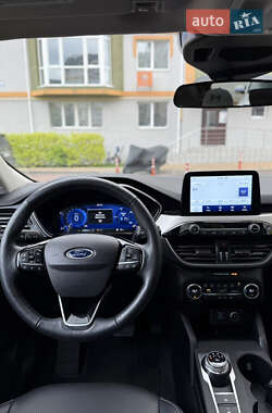 Внедорожник / Кроссовер Ford Escape 2021 в 