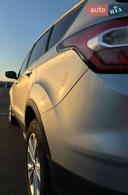 Позашляховик / Кросовер Ford Escape 2018 в 
