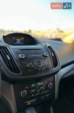 Позашляховик / Кросовер Ford Escape 2018 в 