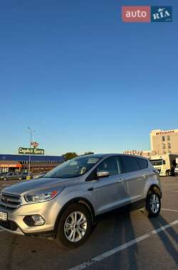 Позашляховик / Кросовер Ford Escape 2018 в 