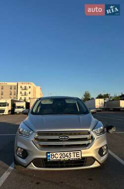 Позашляховик / Кросовер Ford Escape 2018 в 