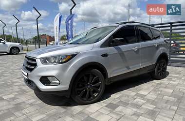 Внедорожник / Кроссовер Ford Escape 2017 в 