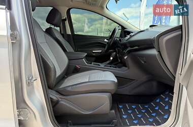 Внедорожник / Кроссовер Ford Escape 2017 в 