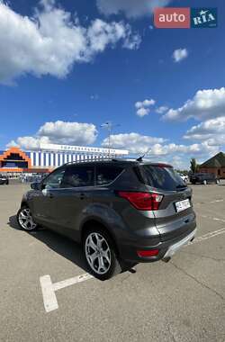 Внедорожник / Кроссовер Ford Escape 2019 в 