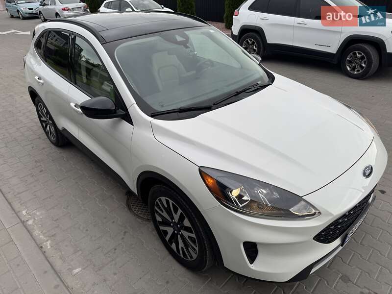 Внедорожник / Кроссовер Ford Escape 2020 в 
