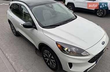 Внедорожник / Кроссовер Ford Escape 2020 в 