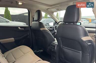 Внедорожник / Кроссовер Ford Escape 2020 в 