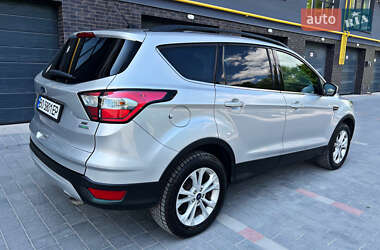 Внедорожник / Кроссовер Ford Escape 2017 в 
