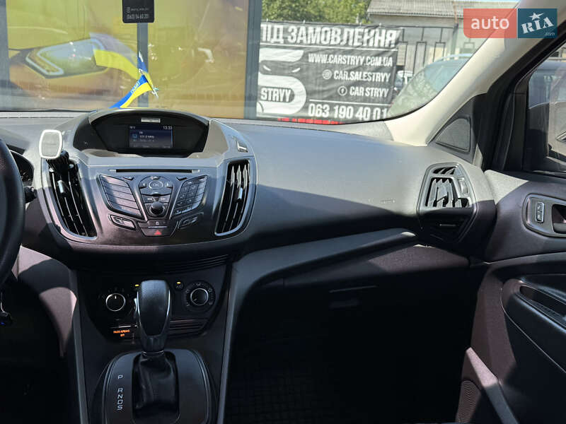 Внедорожник / Кроссовер Ford Escape 2014 в Стрые