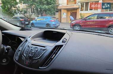 Внедорожник / Кроссовер Ford Escape 2014 в 