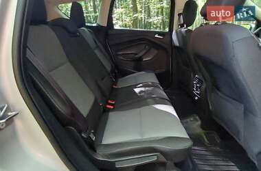 Внедорожник / Кроссовер Ford Escape 2019 в 