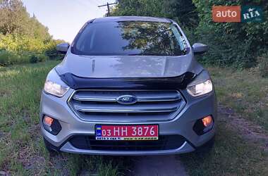 Внедорожник / Кроссовер Ford Escape 2019 в 