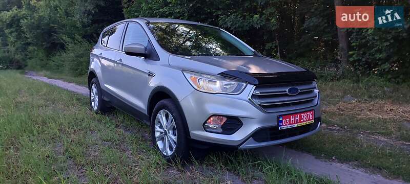 Внедорожник / Кроссовер Ford Escape 2019 в 