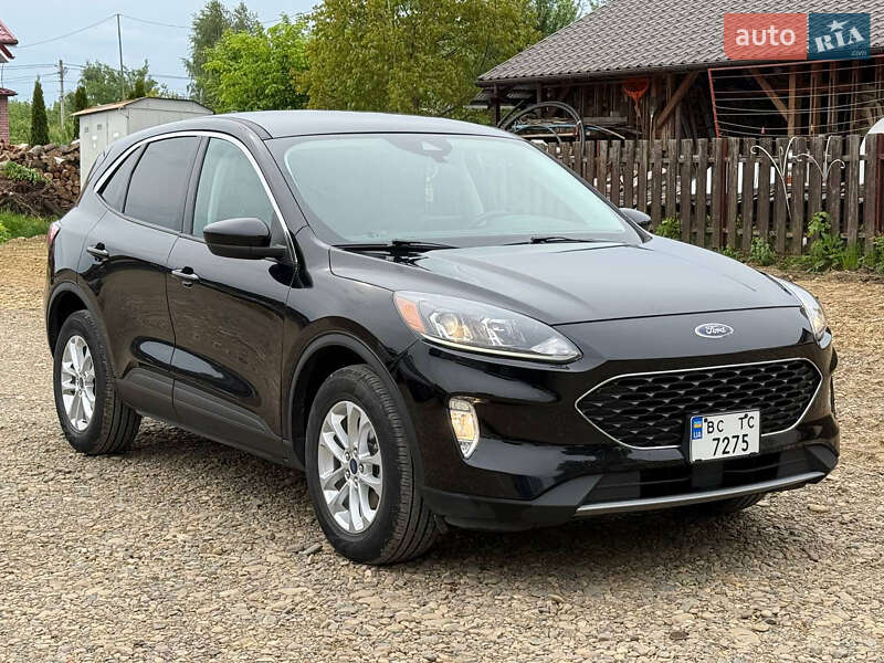 Внедорожник / Кроссовер Ford Escape 2021 в 