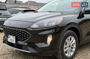 Внедорожник / Кроссовер Ford Escape 2021 в 