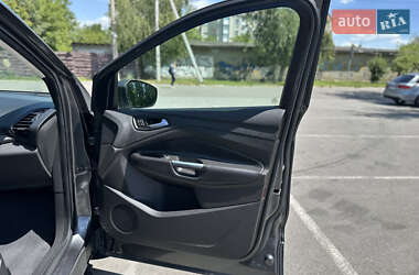 Внедорожник / Кроссовер Ford Escape 2019 в 