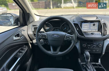 Внедорожник / Кроссовер Ford Escape 2019 в 