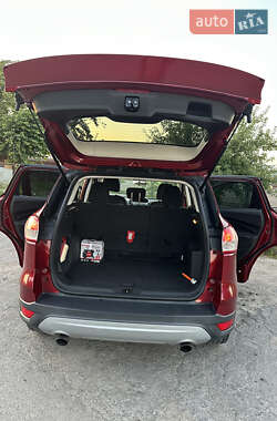 Внедорожник / Кроссовер Ford Escape 2015 в 