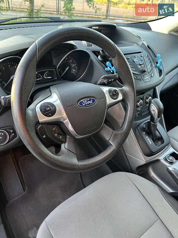 Внедорожник / Кроссовер Ford Escape 2015 в Золочеве фото 12 Внедорожник / Кроссовер Ford Escape 2015 в Золочеве