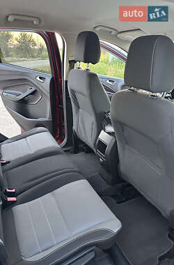 Внедорожник / Кроссовер Ford Escape 2015 в 