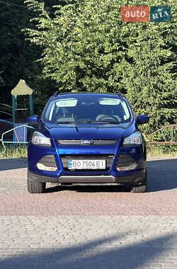 Внедорожник / Кроссовер Ford Escape 2015 в 