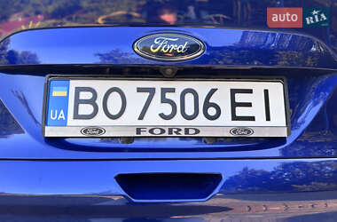 Внедорожник / Кроссовер Ford Escape 2015 в 