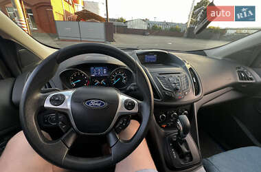 Внедорожник / Кроссовер Ford Escape 2014 в 