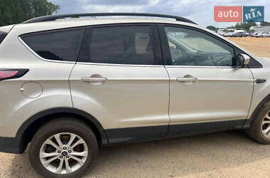 Внедорожник / Кроссовер Ford Escape 2018 в Стрые