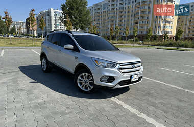 Внедорожник / Кроссовер Ford Escape 2018 в Ирпене