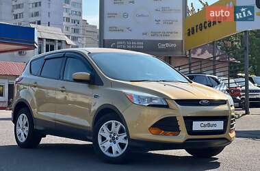 Внедорожник / Кроссовер Ford Escape 2014 в 