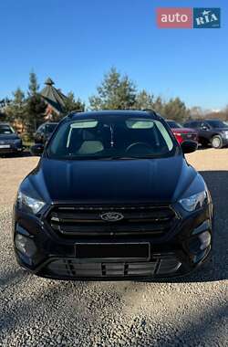 Внедорожник / Кроссовер Ford Escape 2019 в Бурштыне