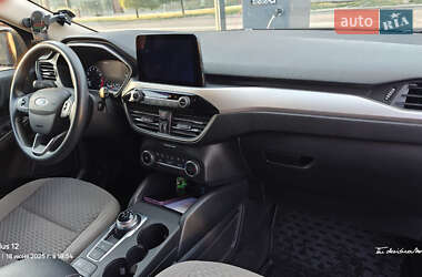 Внедорожник / Кроссовер Ford Escape 2020 в 