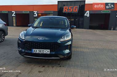 Внедорожник / Кроссовер Ford Escape 2020 в 