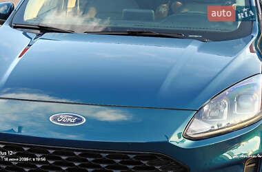 Внедорожник / Кроссовер Ford Escape 2020 в 