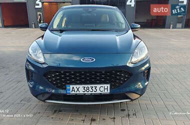 Внедорожник / Кроссовер Ford Escape 2020 в 