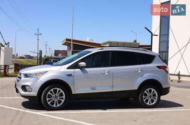 Внедорожник / Кроссовер Ford Escape 2017 в Луцке