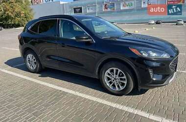 Позашляховик / Кросовер Ford Escape 2020 в 