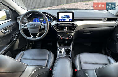 Внедорожник / Кроссовер Ford Escape 2022 в 