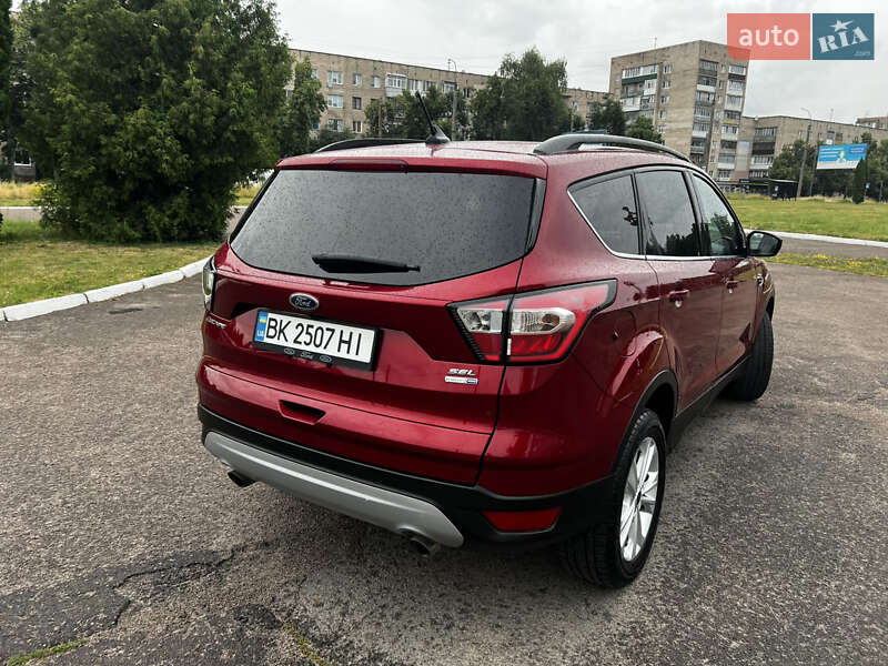 Позашляховик / Кросовер Ford Escape 2017 в Рівному
