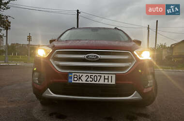 Внедорожник / Кроссовер Ford Escape 2017 в 