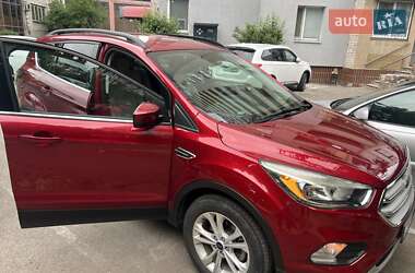 Позашляховик / Кросовер Ford Escape 2017 в 