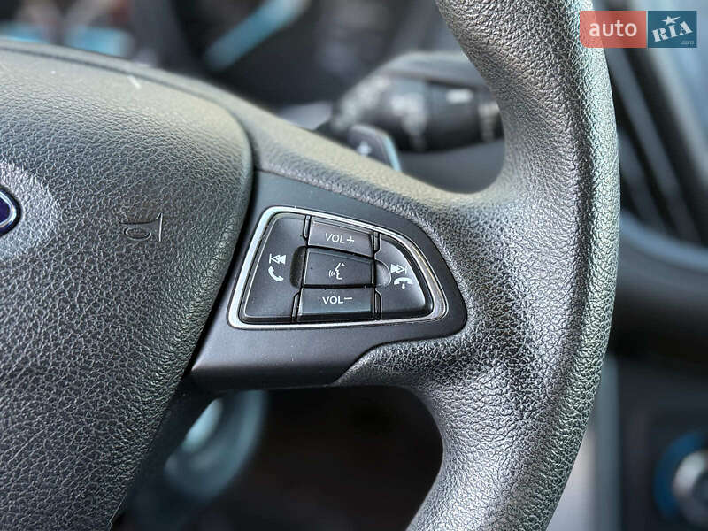 Позашляховик / Кросовер Ford Escape 2017 в Одесі