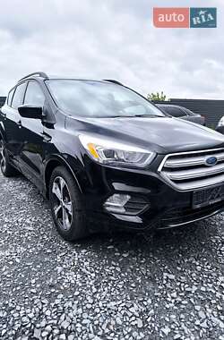 Внедорожник / Кроссовер Ford Escape 2018 в 