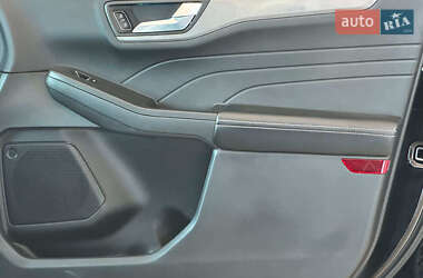 Позашляховик / Кросовер Ford Escape 2022 в 