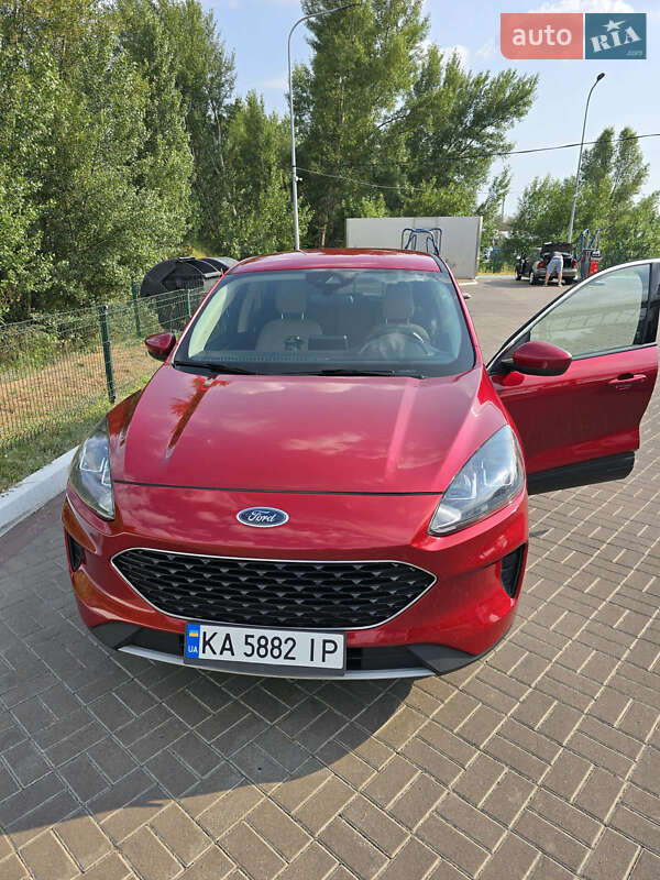 Внедорожник / Кроссовер Ford Escape 2020 в Киеве