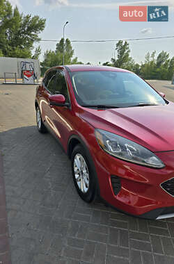 Позашляховик / Кросовер Ford Escape 2020 в 