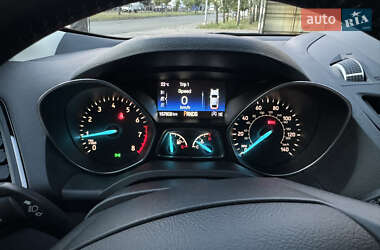 Внедорожник / Кроссовер Ford Escape 2017 в 