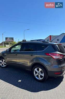 Позашляховик / Кросовер Ford Escape 2015 в Рівному