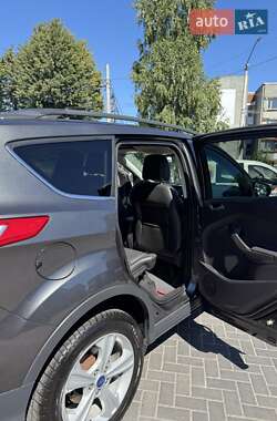 Внедорожник / Кроссовер Ford Escape 2015 в 