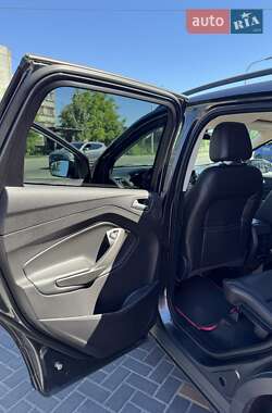 Внедорожник / Кроссовер Ford Escape 2015 в 
